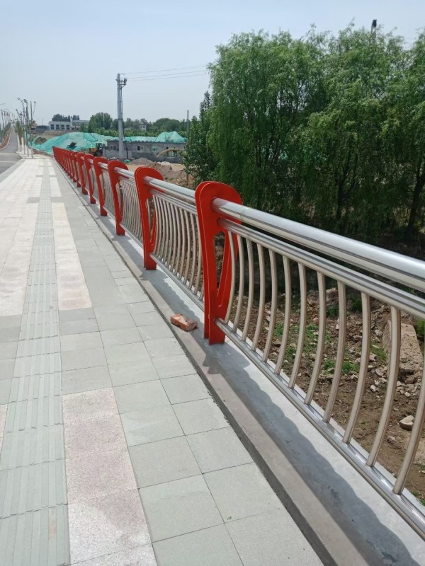 碳素鋼不銹鋼復(fù)合管