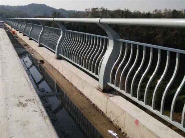 橋梁護(hù)欄