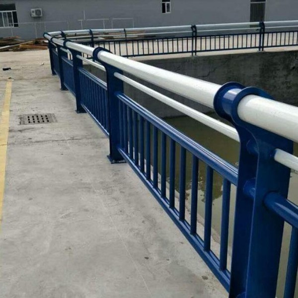 橋梁鋼護(hù)欄