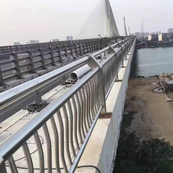 不銹鋼護(hù)欄，橋梁防撞護(hù)欄